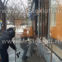 Установка витринных стекол на Трифоновской, 49 Установка витринных стекол на Трифоновской, 49